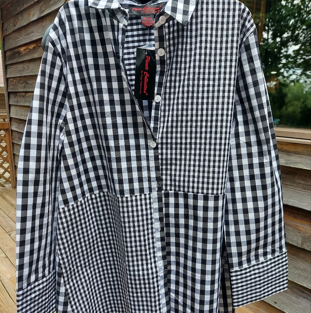 NWT PLEATS COLLECTION